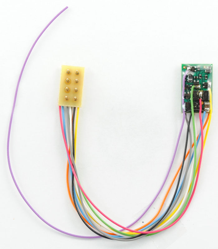 M4P 35 UK Micro 4 function decoder 35 harness 8 pin NMRA plug